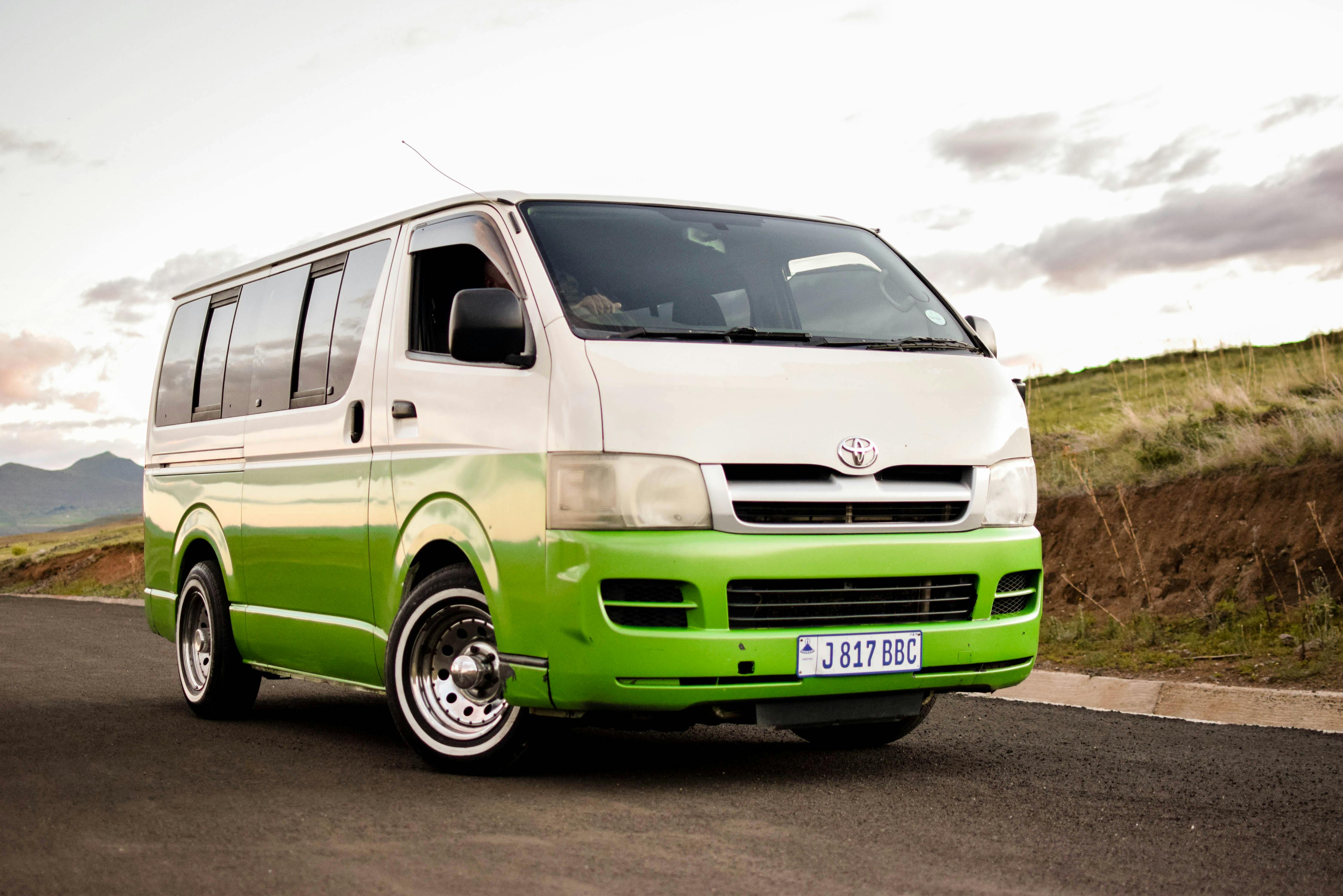 Toyota-Hiace