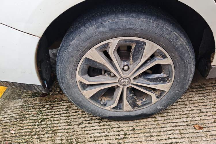 Used Venucia D60EV 2020 Standard Range Comfort Edition Right Rear Wheel Hub