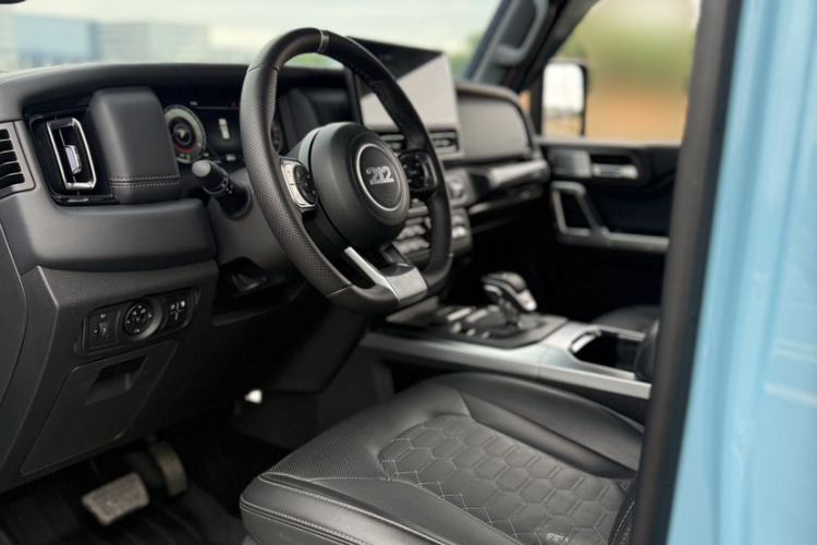 Used 212 T01 2025 2.0T Changfeng Interior 3