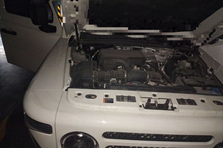 Used 212 T01 2024 2.0T Explorer Engine Bay Right