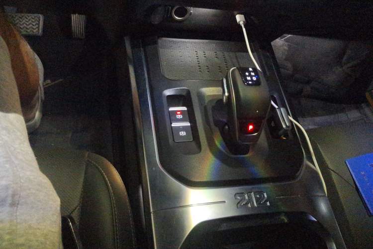 Used 212 T01 2024 2.0T Explorer Gear Lever
