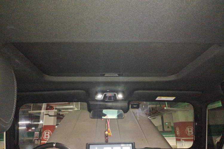 Used 212 T01 2024 2.0T Explorer Headliner