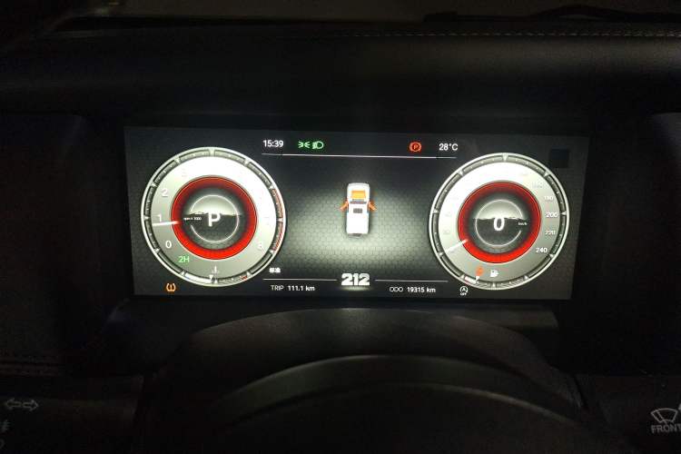 Used 212 T01 2024 2.0T Explorer Instrument Cluster