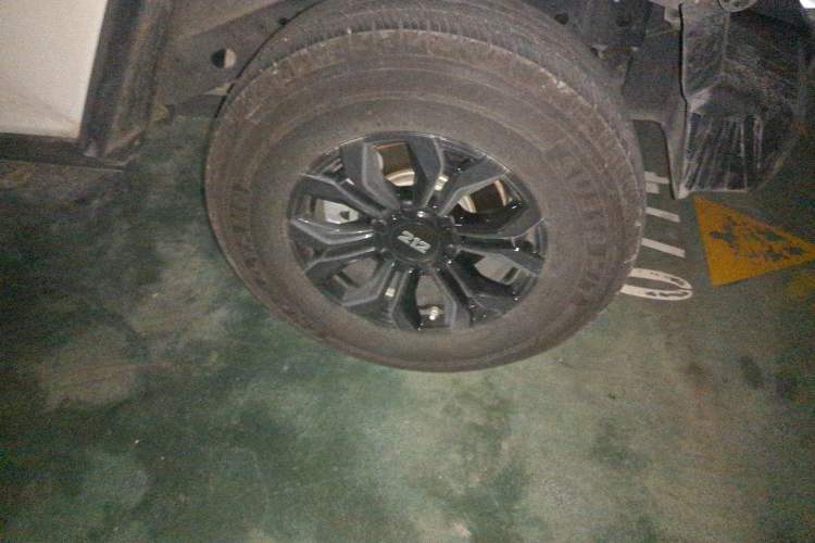 Used 212 T01 2024 2.0T Explorer Right Front Wheel Hub