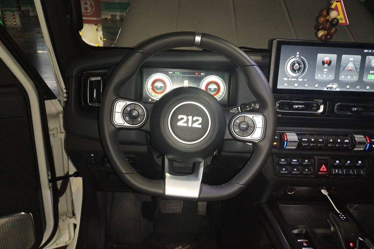 Used 212 T01 2024 2.0T Explorer Steering Wheel