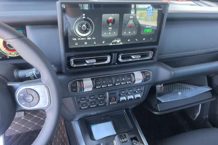 Used 212 T01 2024 2.0T Mechanic Audio And AC Panel