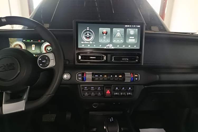 Used 212 T01 2024 2.0T Explorer Audio And AC Panel