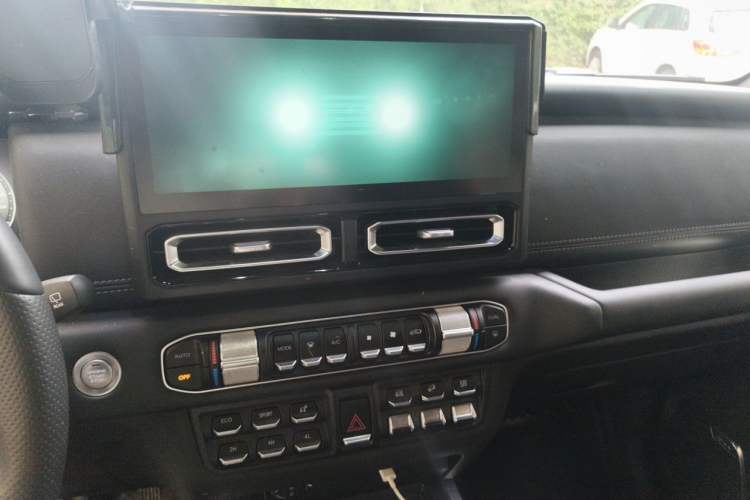 Used 212 T01 2024 2.0T Explorer Audio And AC Panel