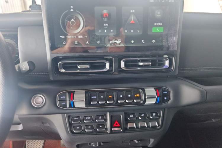 Used 212 T01 2024 2.0T Mechanic Audio And AC Panel