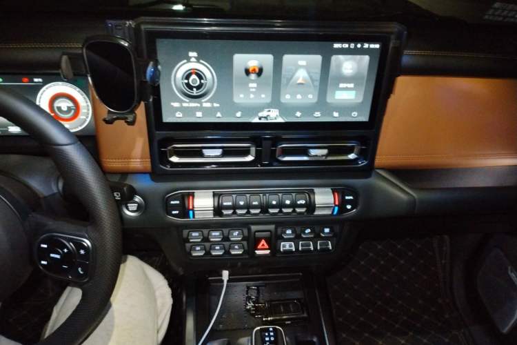 Used 212 T01 2024 2.0T Explorer Audio And AC Panel