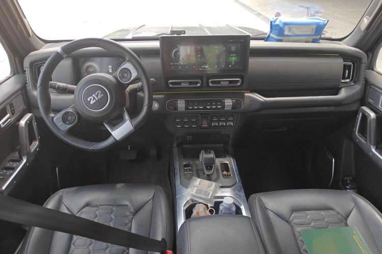 Used 212 T01 2024 2.0T Mechanic Center Console