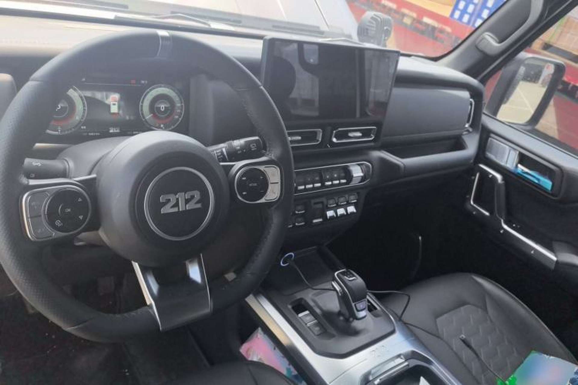 Used 212 T01 2024 2.0T Mechanic Center Console