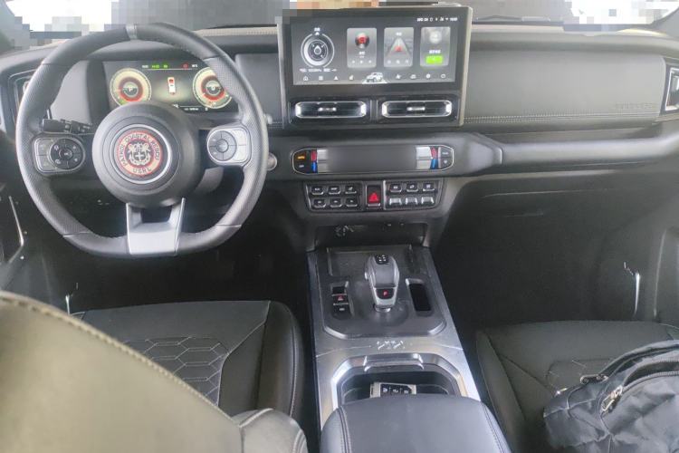 Used 212 T01 2024 2.0T Explorer Center Console