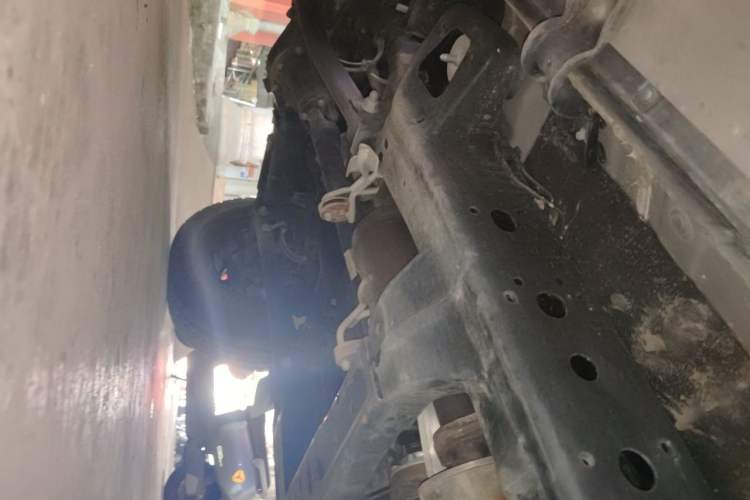 Used 212 T01 2024 2.0T Explorer Chassis Front Left