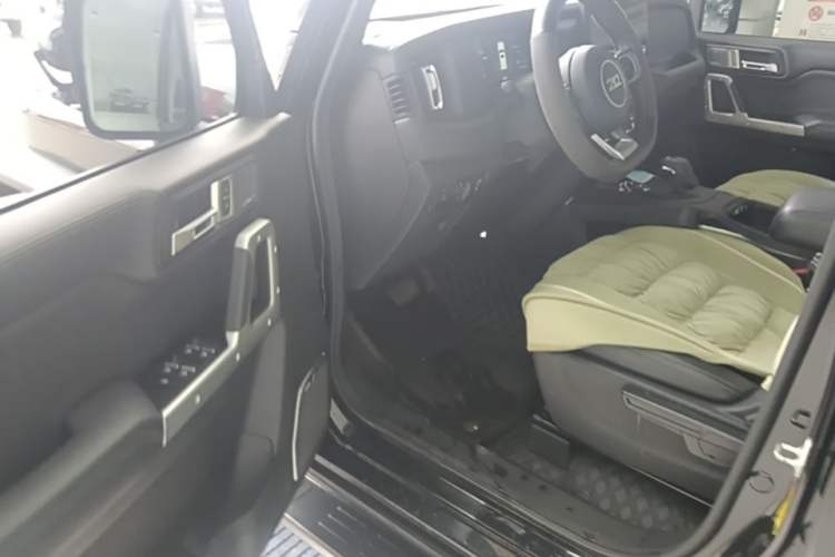 Used 212 T01 2024 2.0T Mechanic Driver Seat