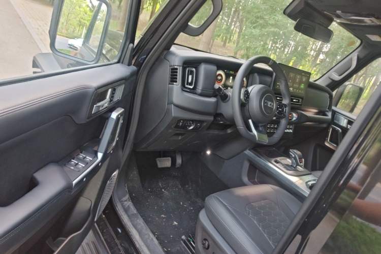 Used 212 T01 2024 2.0T Explorer Driver Seat