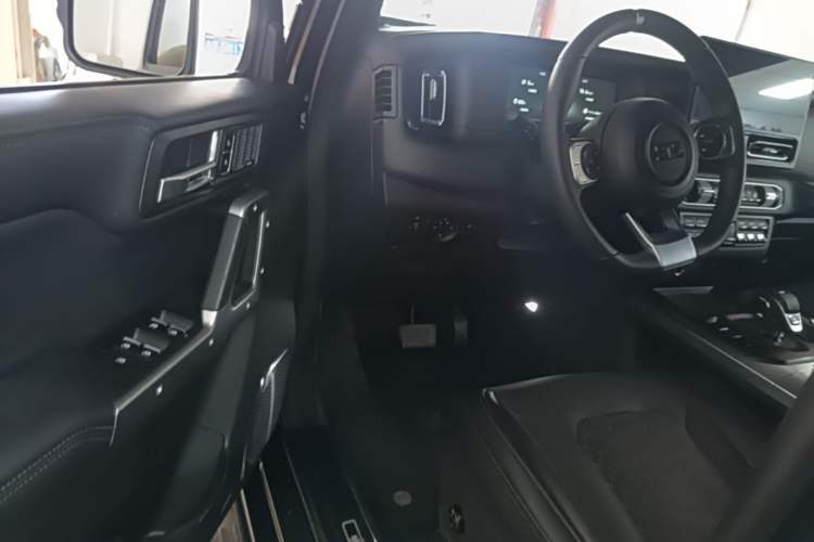 Used 212 T01 2024 2.0T Explorer Driver Seat