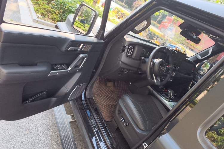 Used 212 T01 2024 2.0T Explorer Driver Seat