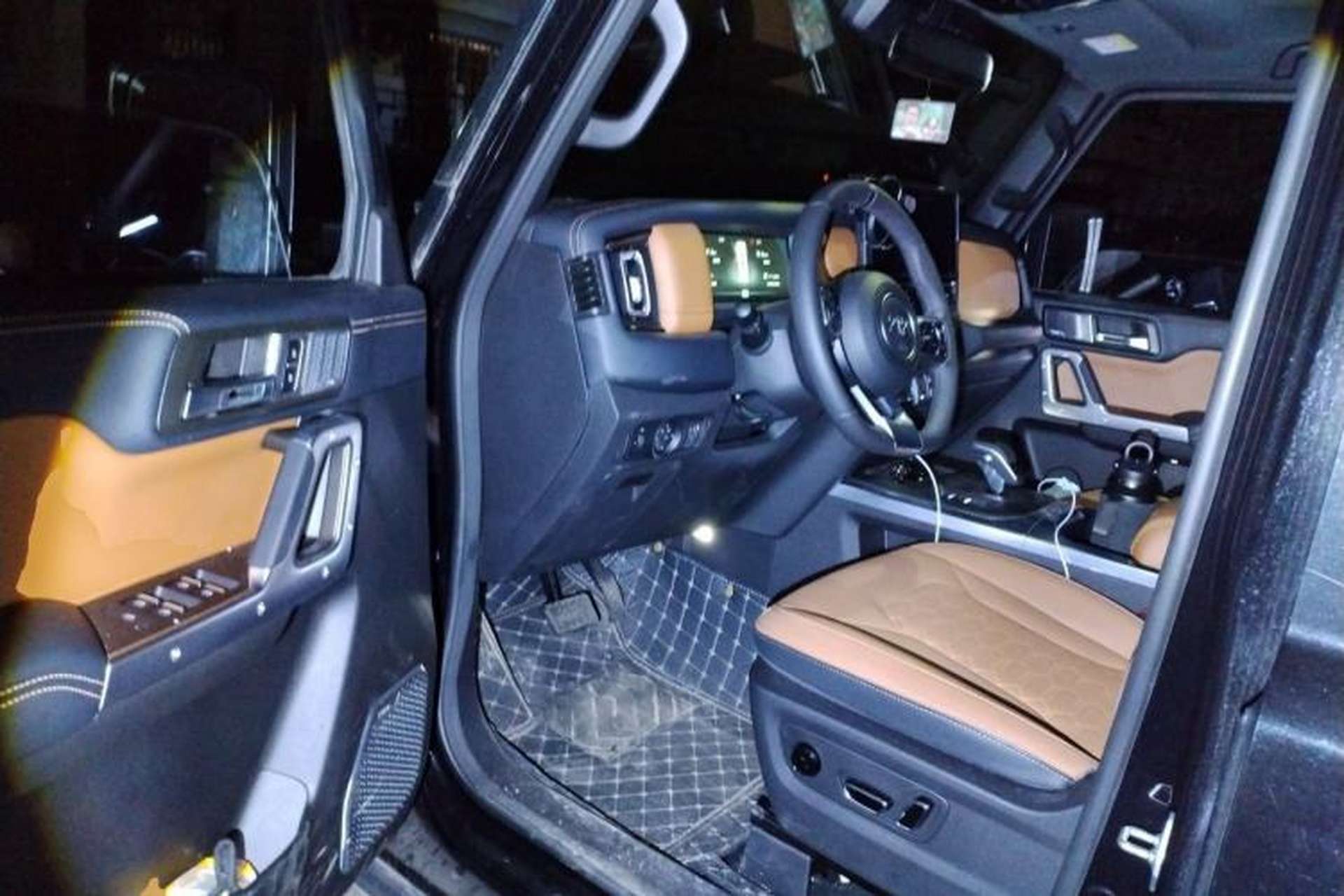 Used 212 T01 2024 2.0T Explorer Driver Seat