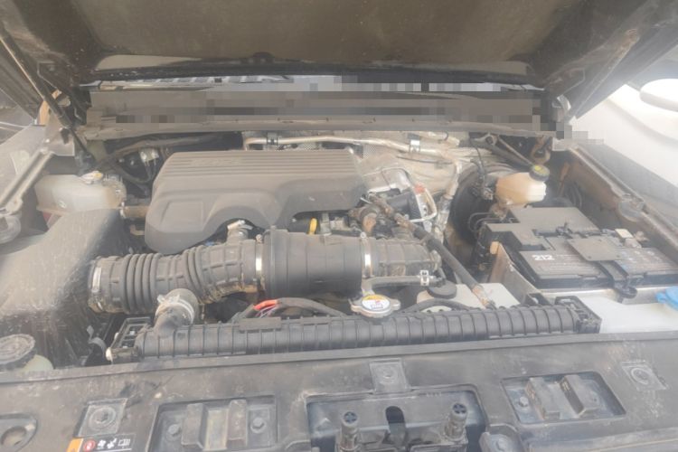 Used 212 T01 2024 2.0T Explorer Engine Bay