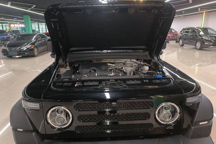 Used 212 T01 2024 2.0T Explorer Engine Bay