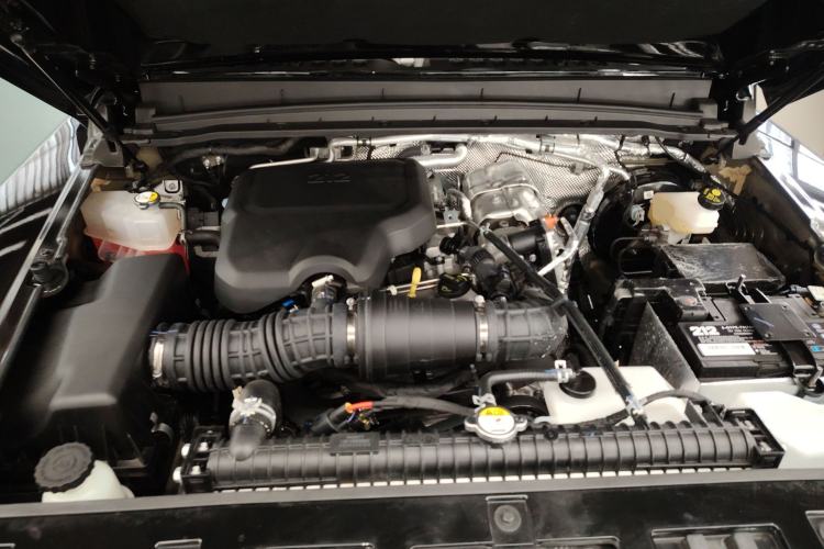 Used 212 T01 2024 2.0T Mechanic Engine Bay