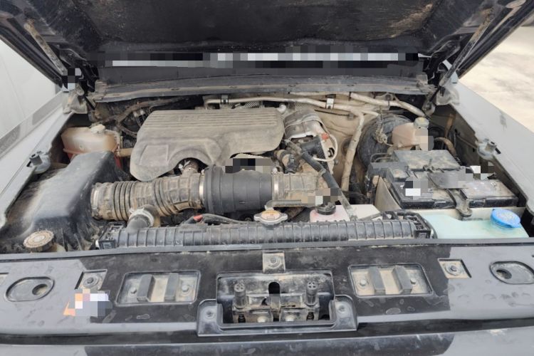 Used 212 T01 2024 2.0T Explorer Engine Bay