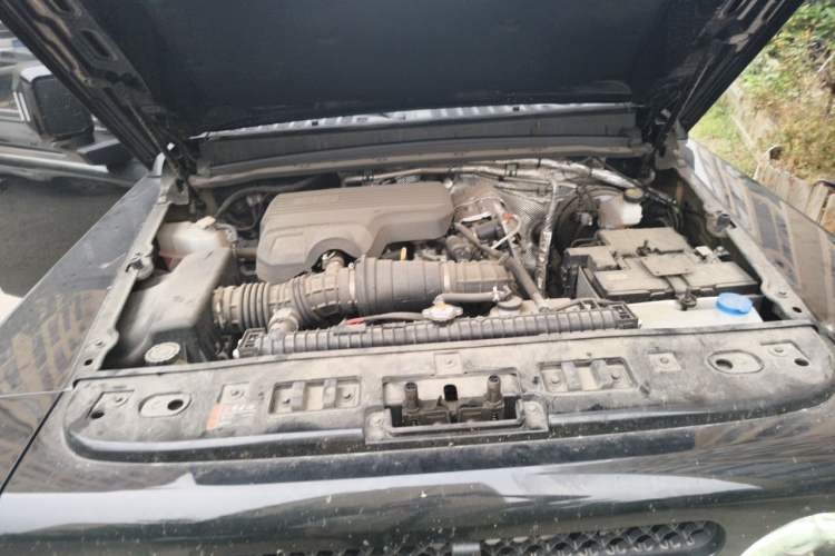 Used 212 T01 2024 2.0T Explorer Engine Bay