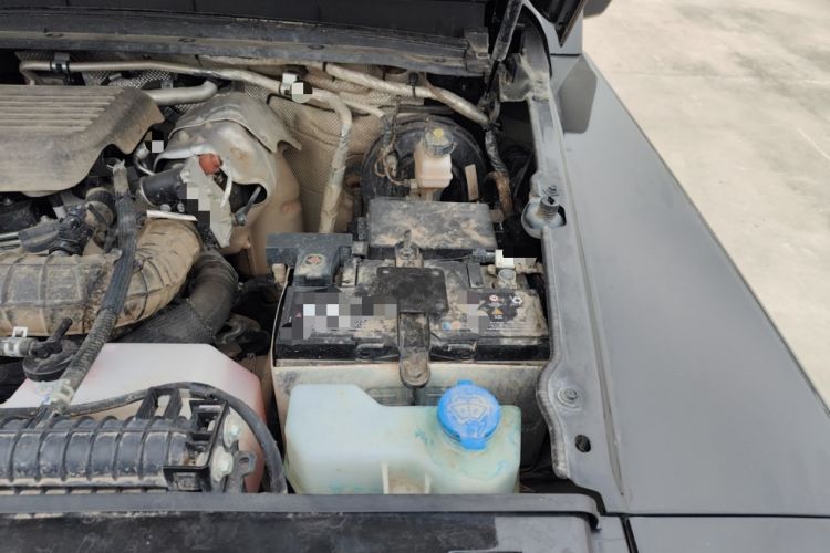 Used 212 T01 2024 2.0T Explorer Engine Bay Left