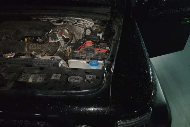 Used 212 T01 2024 2.0T Mechanic Engine Bay Left