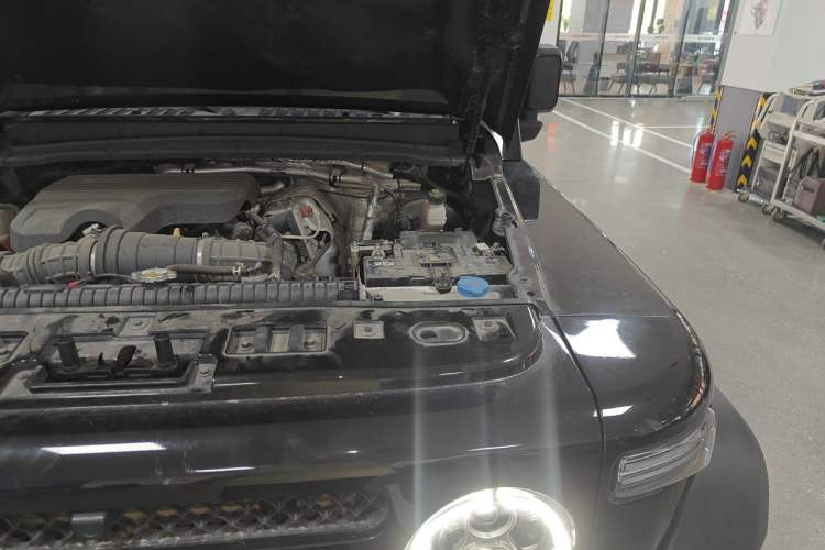 Used 212 T01 2024 2.0T Mechanic Engine Bay Left