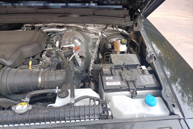 Used 212 T01 2024 2.0T Mechanic Engine Bay Left