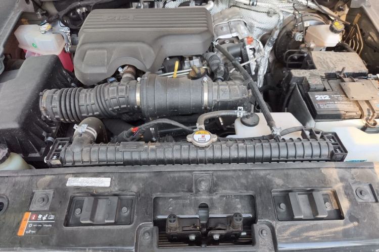 Used 212 T01 2024 2.0T Explorer Engine Bay