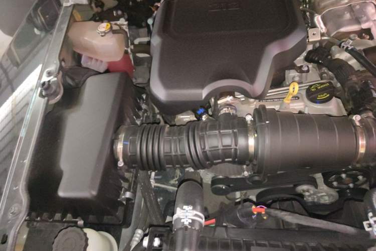 Used 212 T01 2024 2.0T Explorer Engine Bay Right