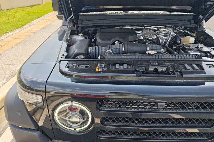 Used 212 T01 2024 2.0T Mechanic Engine Bay Right