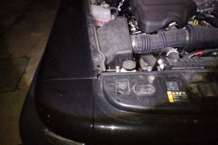 Used 212 T01 2024 2.0T Explorer Engine Bay Right