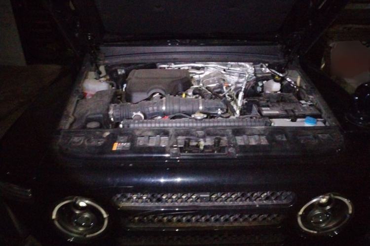 Used 212 T01 2024 2.0T Explorer Engine Bay