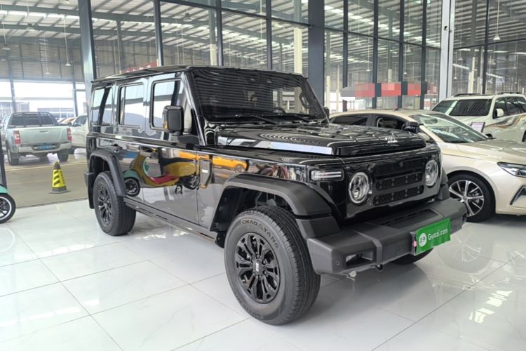 Used 212 T01 2024 2.0T Explorer Exterior 1