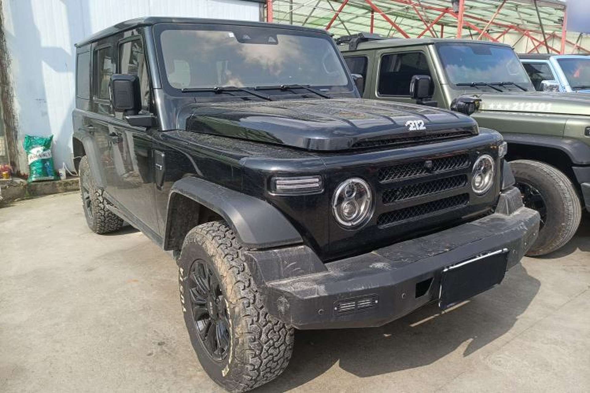 Used 212 T01 2024 2.0T Explorer Exterior 1