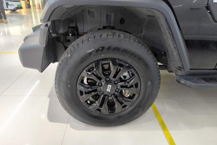 Used 212 T01 2024 2.0T Mechanic Exterior 2