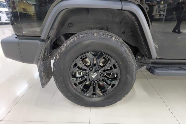 Used 212 T01 2024 2.0T Mechanic Exterior 3