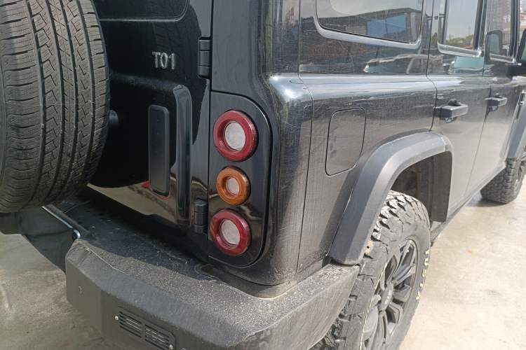 Used 212 T01 2024 2.0T Explorer Exterior 3