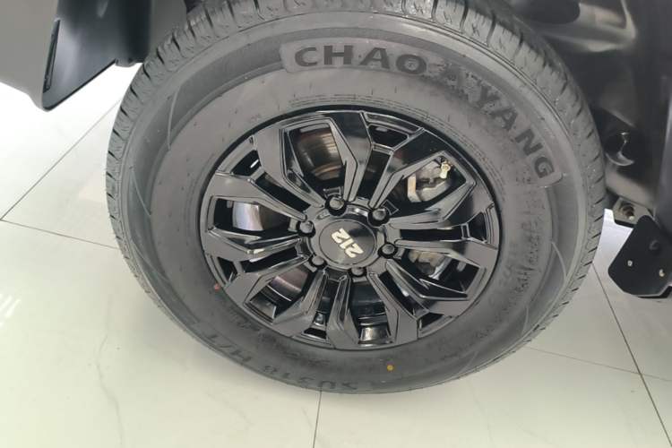 Used 212 T01 2024 2.0T Explorer Exterior 4