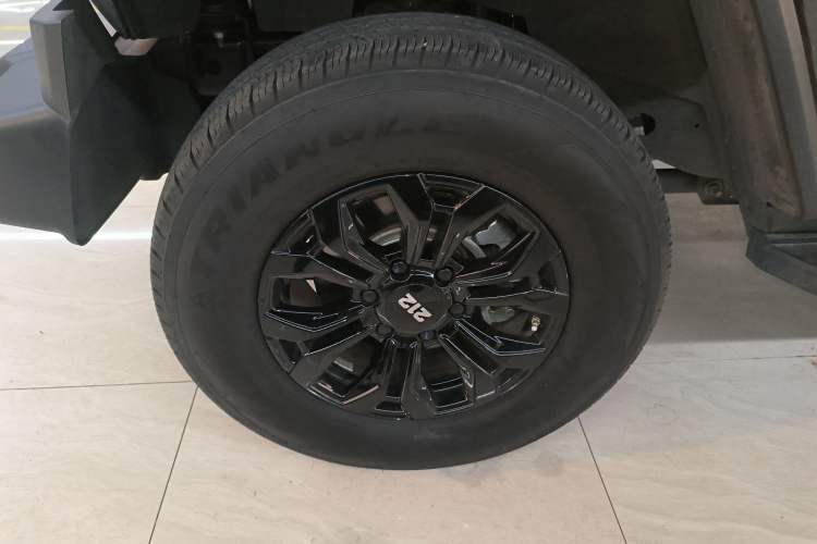 Used 212 T01 2024 2.0T Explorer Exterior 4