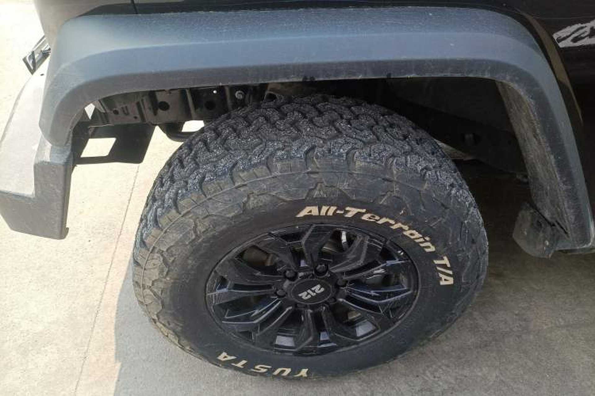 Used 212 T01 2024 2.0T Explorer Exterior 4