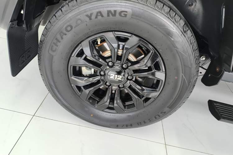 Used 212 T01 2024 2.0T Explorer Exterior 5