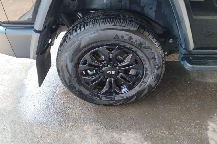 Used 212 T01 2024 2.0T Mechanic Exterior 5