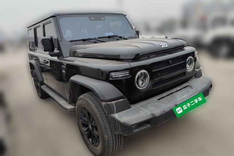 Used 212 T01 2024 2.0T Explorer Front Right 45 Deg