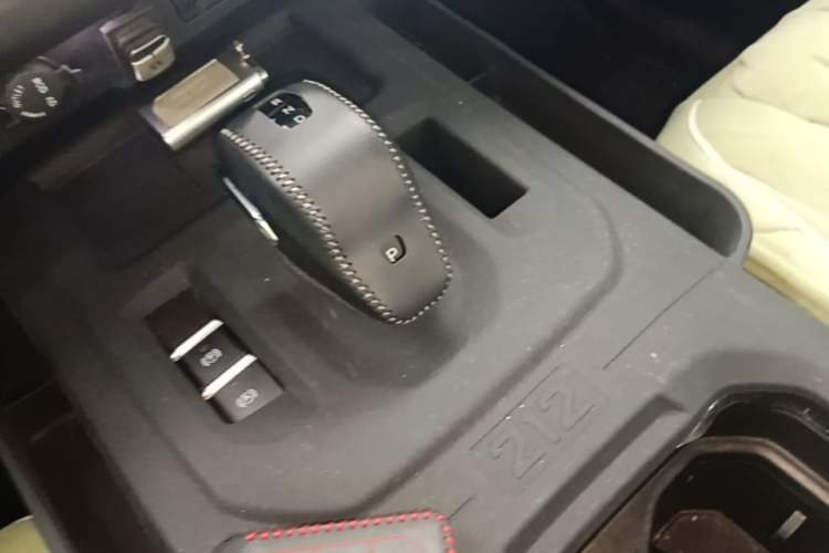 Used 212 T01 2024 2.0T Mechanic Gear Lever