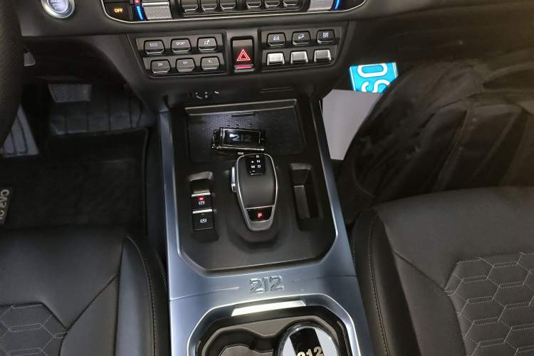 Used 212 T01 2024 2.0T Explorer Gear Lever